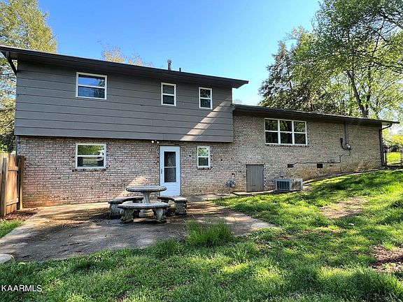 3rd image of 10601 Pinedale Dr