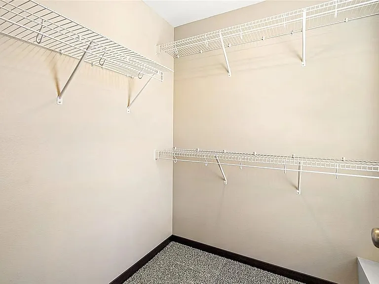 307 Chloe Dr — Photo 8