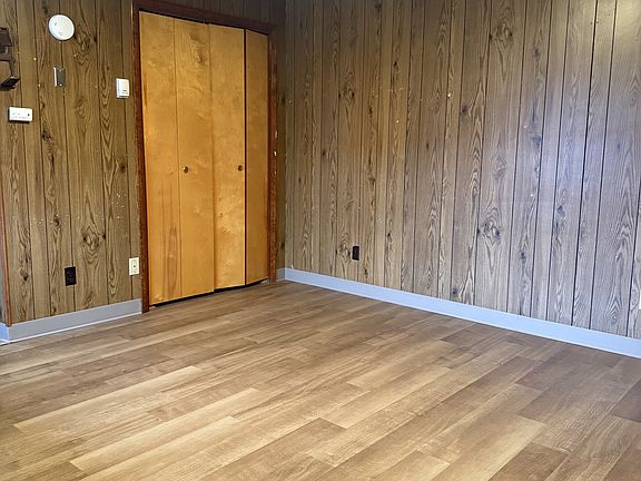 3rd image of 405 Slater St #8