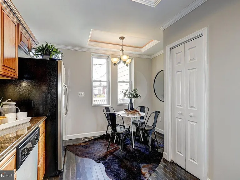 312 S Clinton St — Photo 12