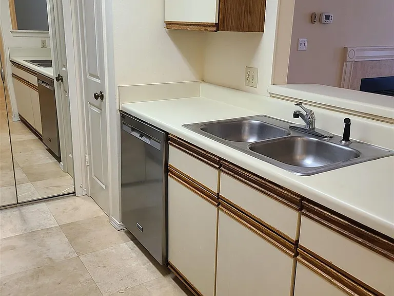 5051 Grande Dr #I1 — Photo 6