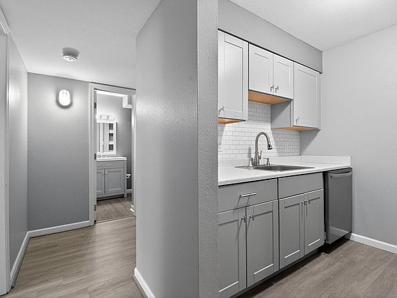 5th image of 3623 S Sheridan Blvd Unit 2