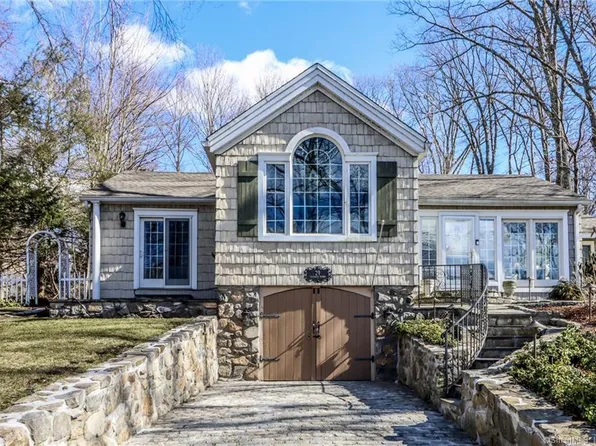29 Chimney Point Road, New Milford, CT 06776