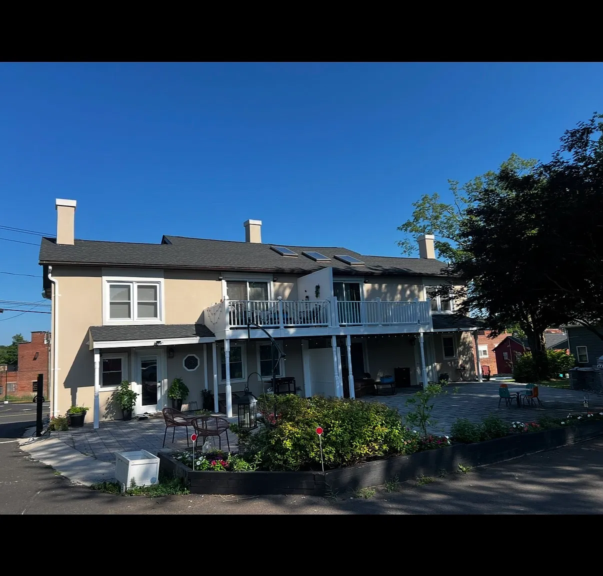 2 bed, 1400 sqft, $2,500 — Photo 1
