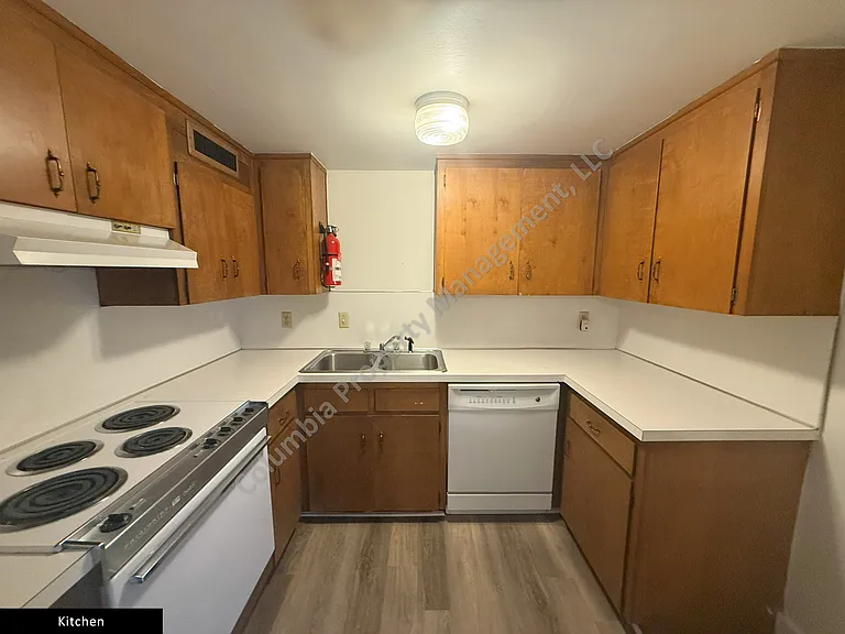 1620 Bull St — Photo 6