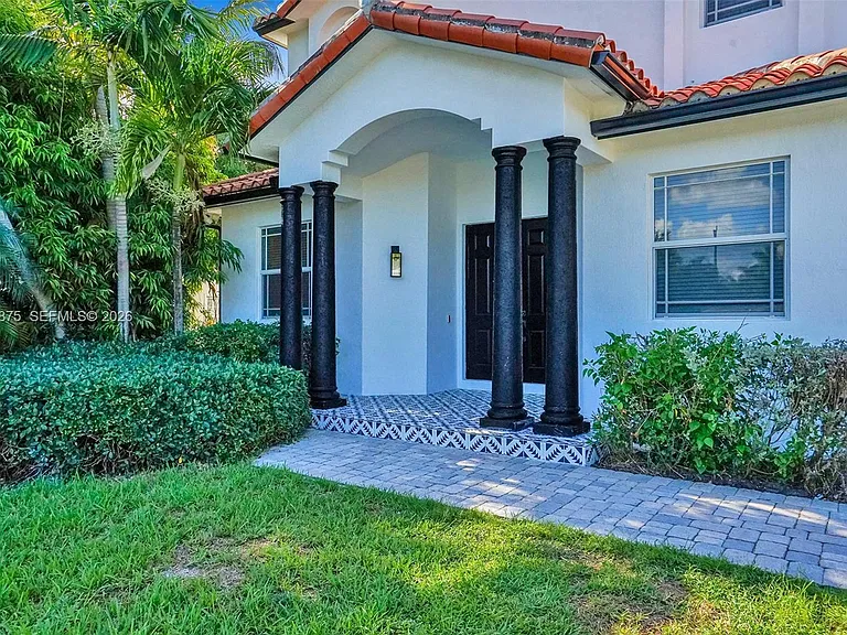 1207 SW 21st St — Photo 79