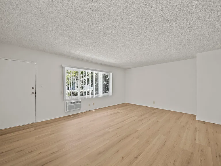 231 Justin Ave #3 — Photo 3