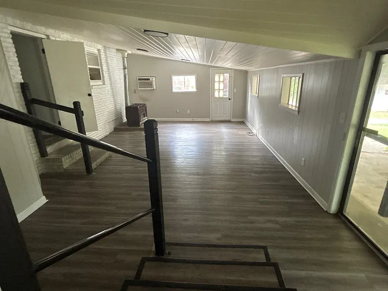 313 Eastland Ave — Photo 11