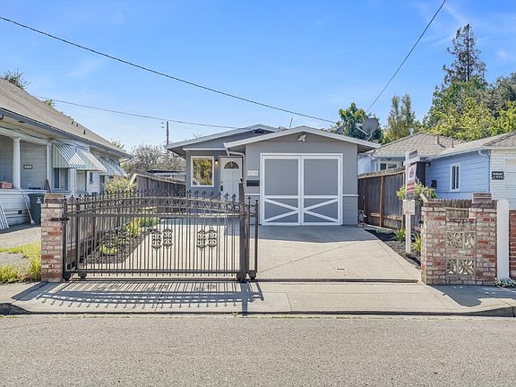 4th image of 2772 Devonshire Ave