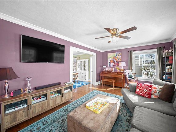 5th image of 1186 Hampden Rd