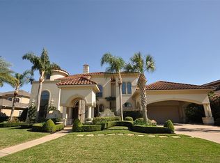 3010 S Island Dr, Seabrook, TX 77586