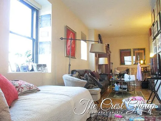 Rented by The Crest Group | media 9