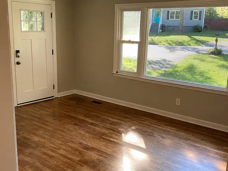 108 E Acres Dr SE — Photo 6