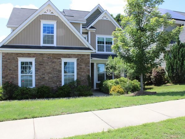 241 Vinewood Pl, Holly Springs, NC 27540