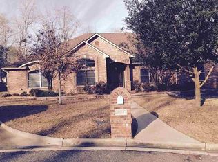 3827 Holly Ridge Dr, Longview, TX 75605