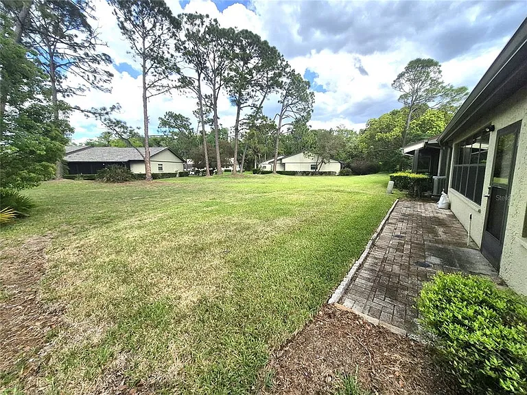 160 Joanne Pl — Photo 31