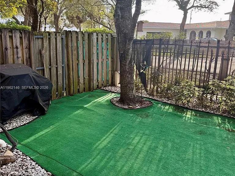 16811 NW 14th Ave #16811 — Photo 10