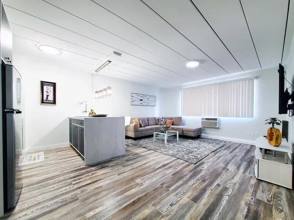 Smartland Shorewood Apartments