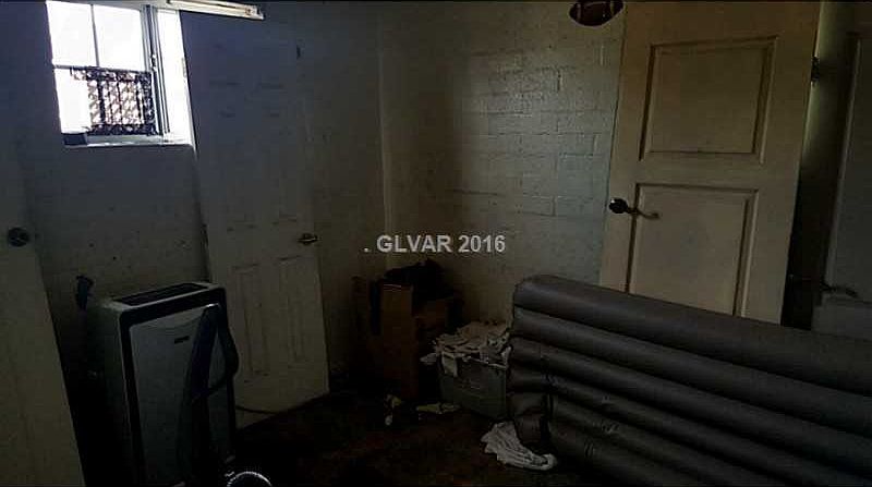 2nd image of 4922 Iowa Ave
