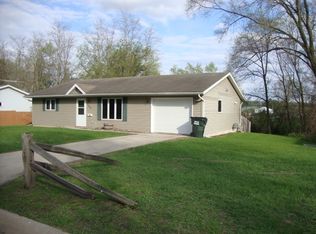 724 E Edgewater St, Portage, WI 53901