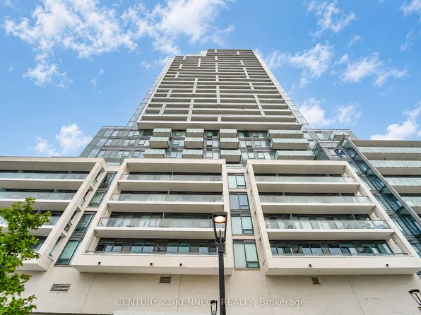 7 Golden Lion Hts #826, Toronto, ON M2M 0C1