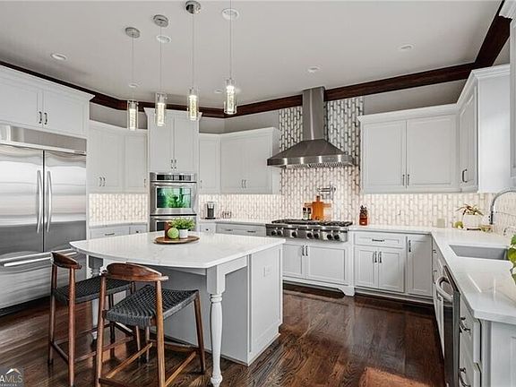 5th image of 263 Hanson Way