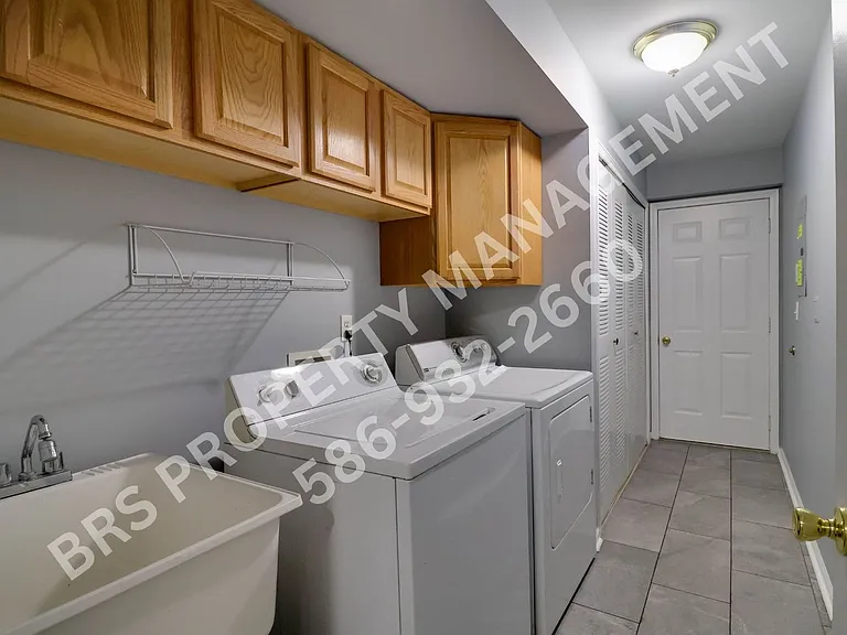 5300 Pine Aires Dr — Photo 13
