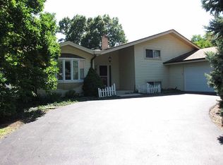 1224 Clyde Dr, Naperville, IL 60540