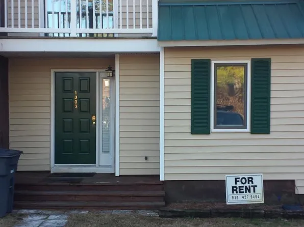 1302 Dover St, Southern Pines, NC 28387
