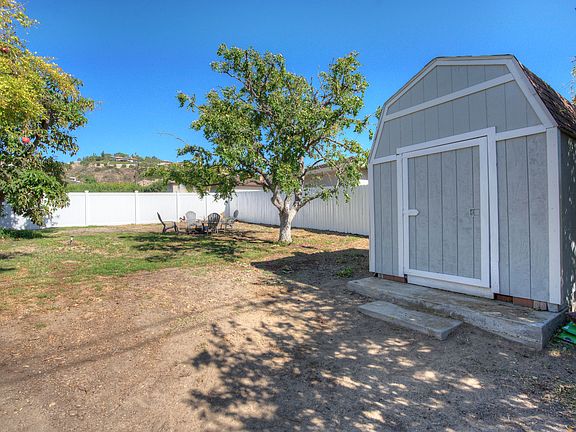 2nd image of 606 Mission Dr