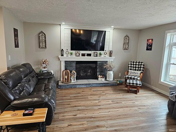 3rd image of 2109 N Carithers Rd