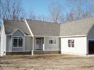 24 Hyde Farm Ter, East Hampton, CT 06424