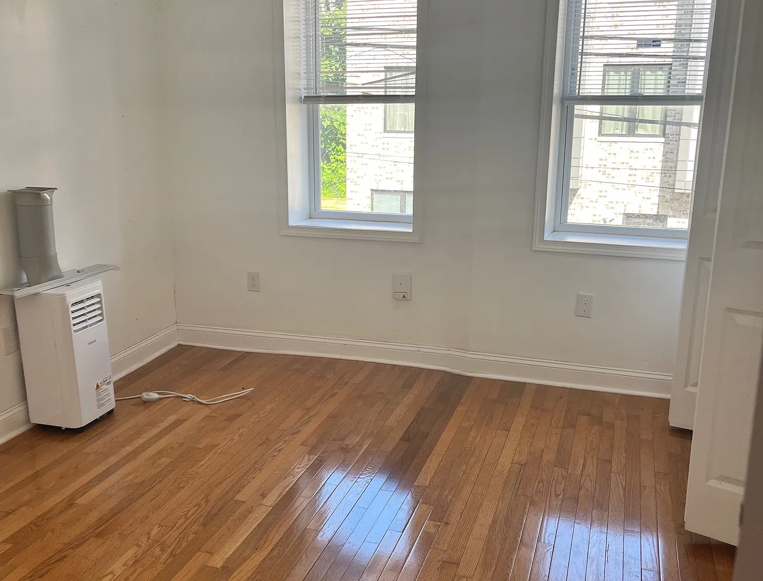 1 bed, 950 sqft, $1,025 — Photo 3