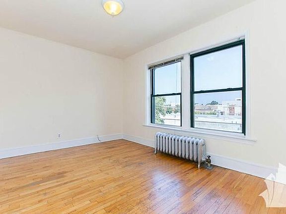 2nd image of 2330 N Spaulding Ave #2338G