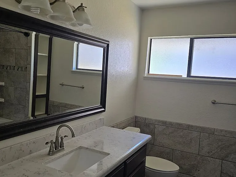 1019 Scott St — Photo 10