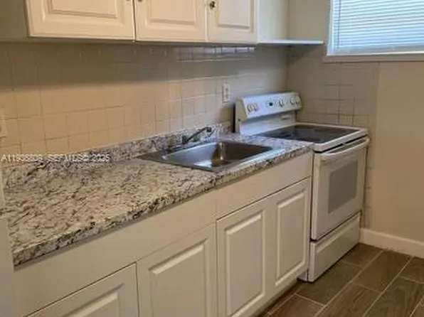 2930 NW 8th St #2, Fort Lauderdale, FL 33311