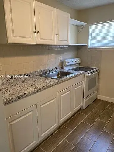 2930 NW 8th St #2 Photo 1