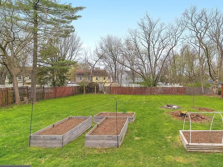 125 Richardson Rd — Photo 43