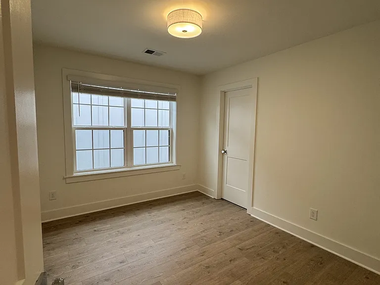 504 Edwin St #1-44 — Photo 13