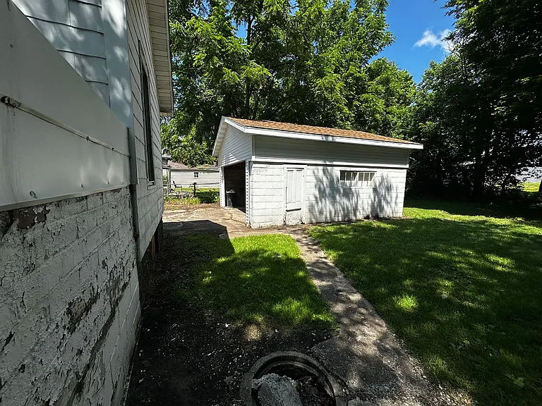 723 Shirland Ave — Photo 3