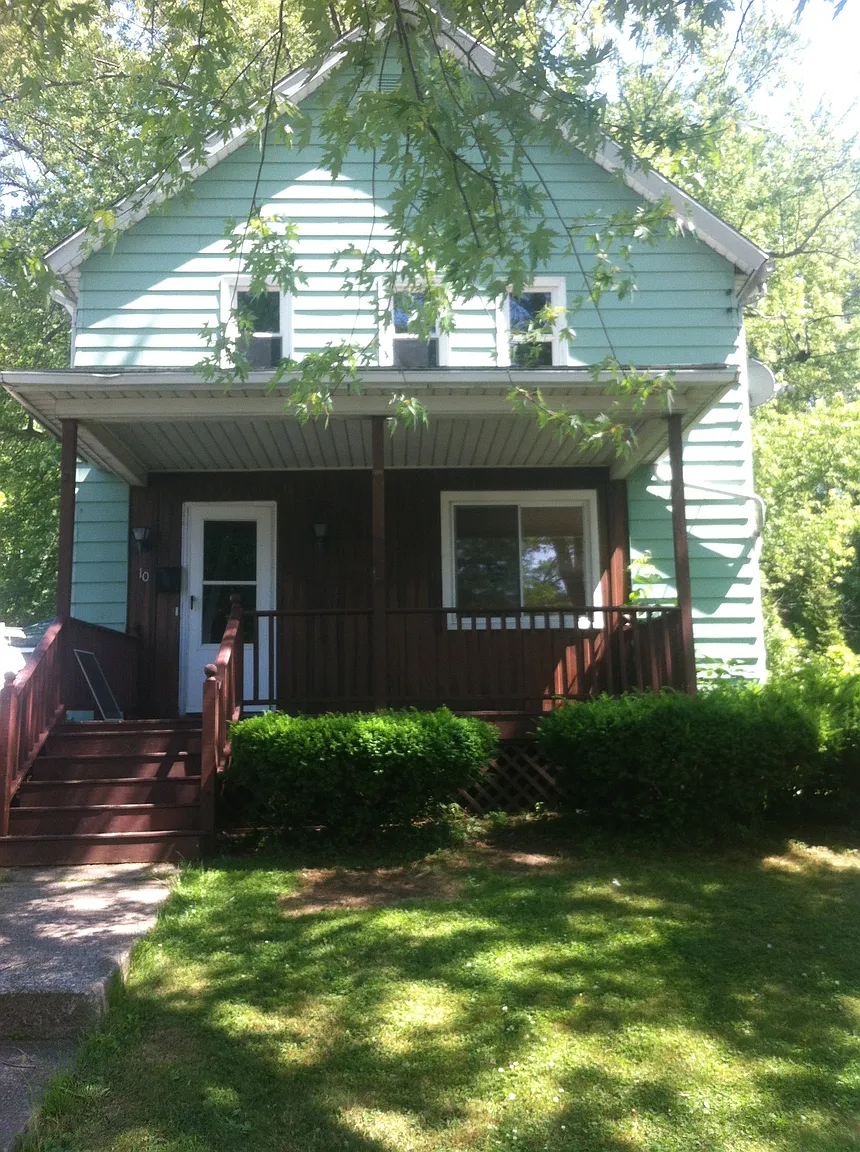 10 Henry St photo 1