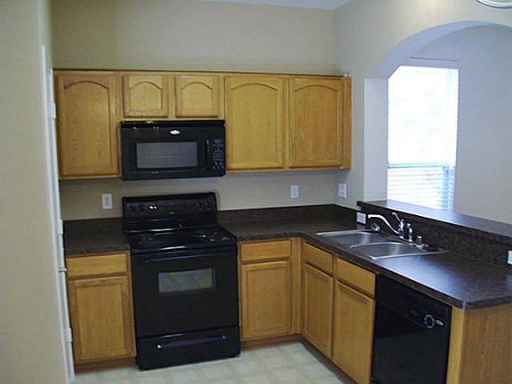 2nd image of 2208 Stonebrook Ln