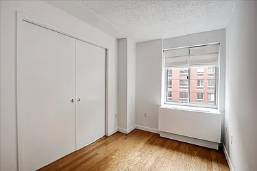 Rented by R New York