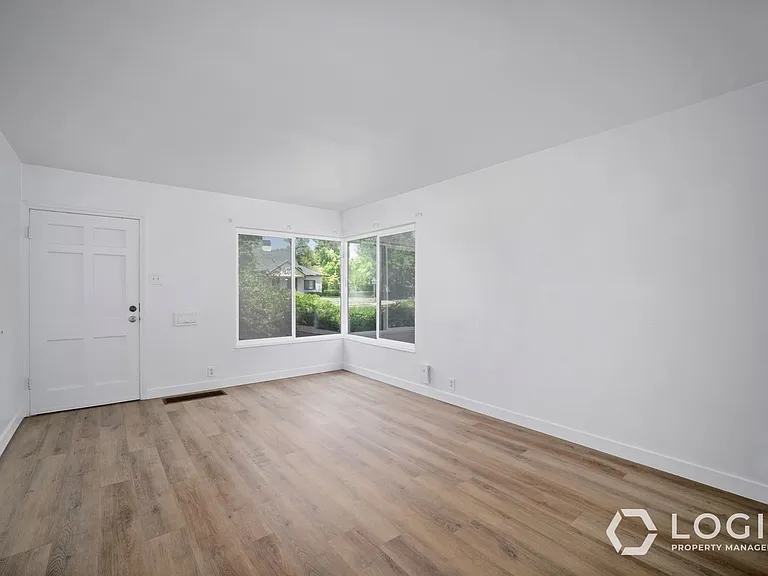 1772 E 2100 S — Photo 2