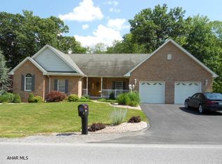 127 Castle Farms Rd, Altoona, PA 16601