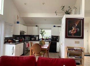 170 Park Ave #B, Monterey, CA 93940