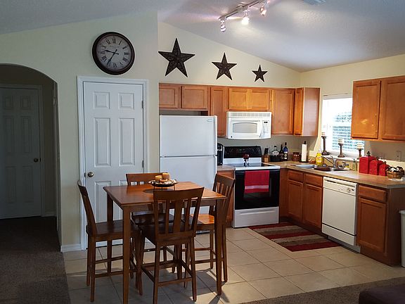 Open Concept Kitchen/Dining 