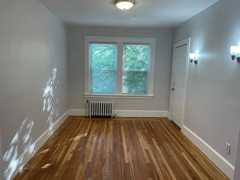 654 Elmwood Ave — Photo 5
