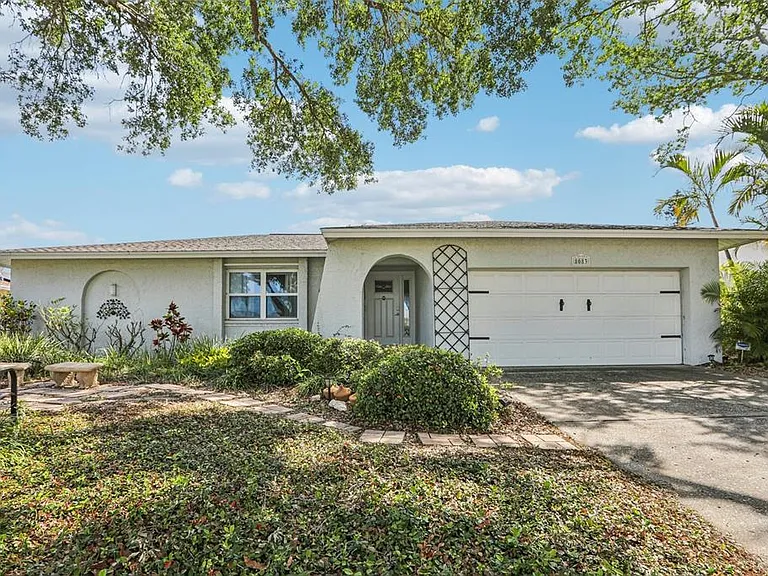 8083 Bayhaven Dr — Photo 1