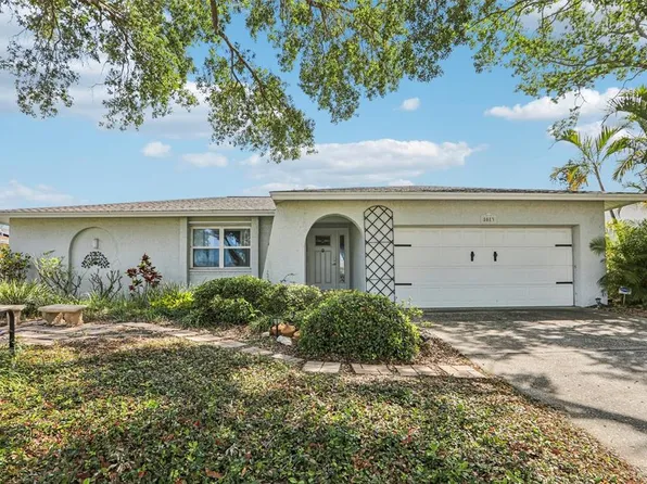 8083 Bayhaven Dr, Seminole, FL 33776